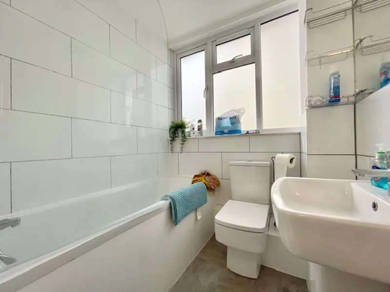 Ebbisham Drive, London SW8 1UB, photo 12