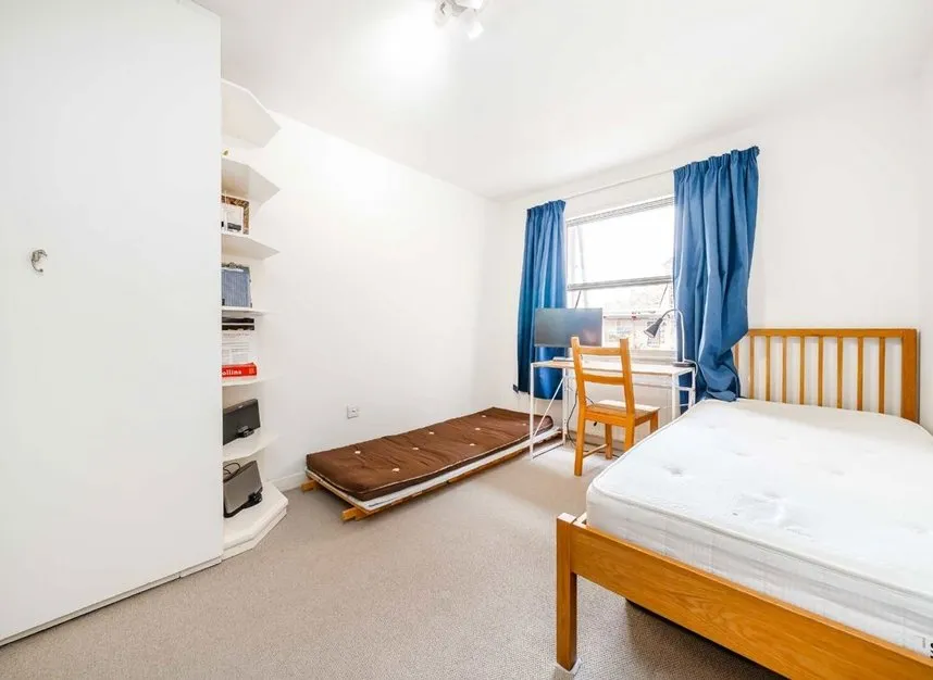Oliver Close, Chiswick, W4, photo 4