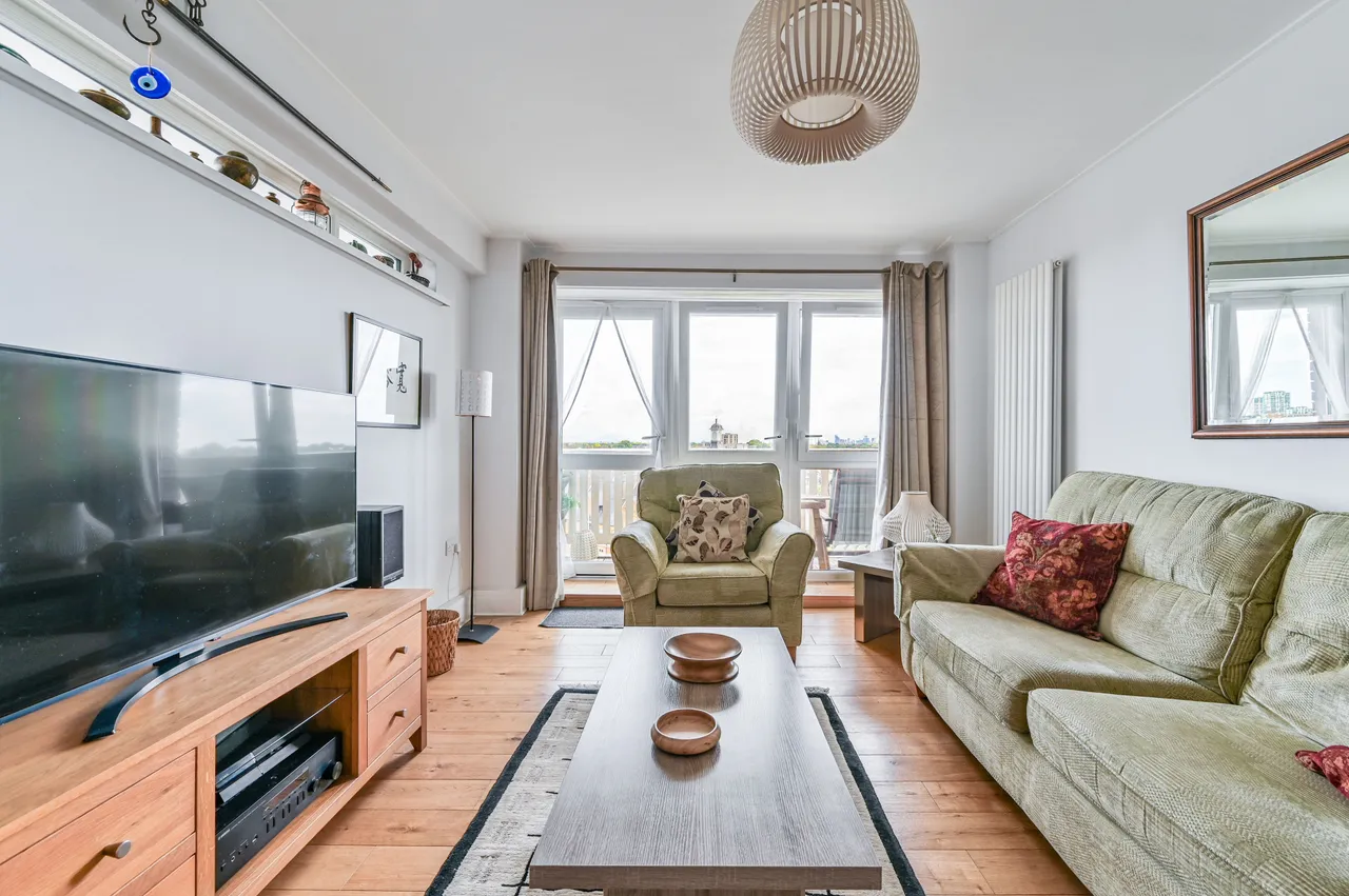 2 bed flat for sale, London, N4