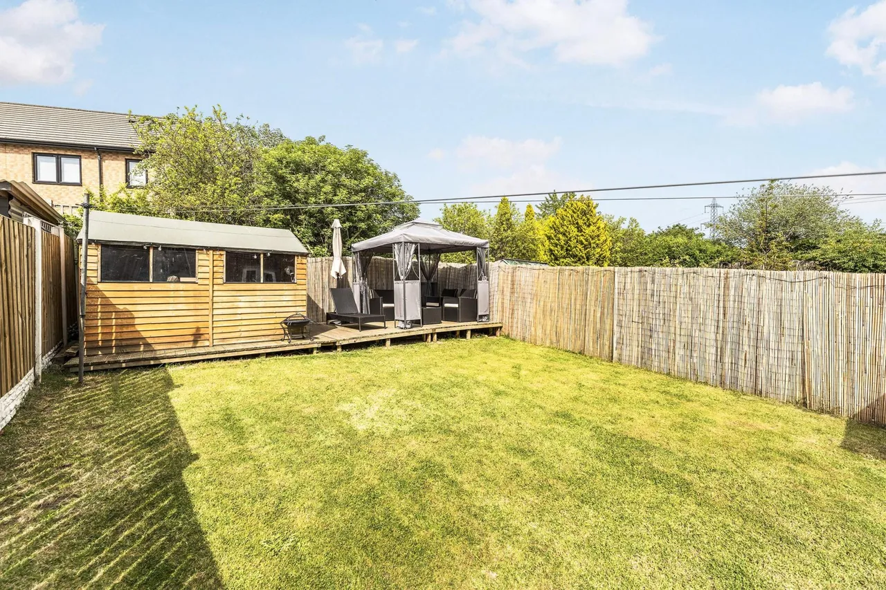 Norfolk Road, Great Houghton, S72, photo 15