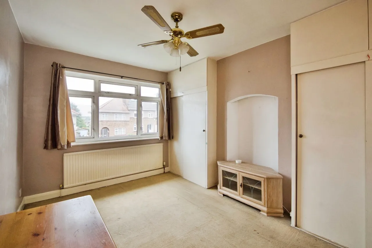 Clockhouse Lane, Romford, RM5, photo 11