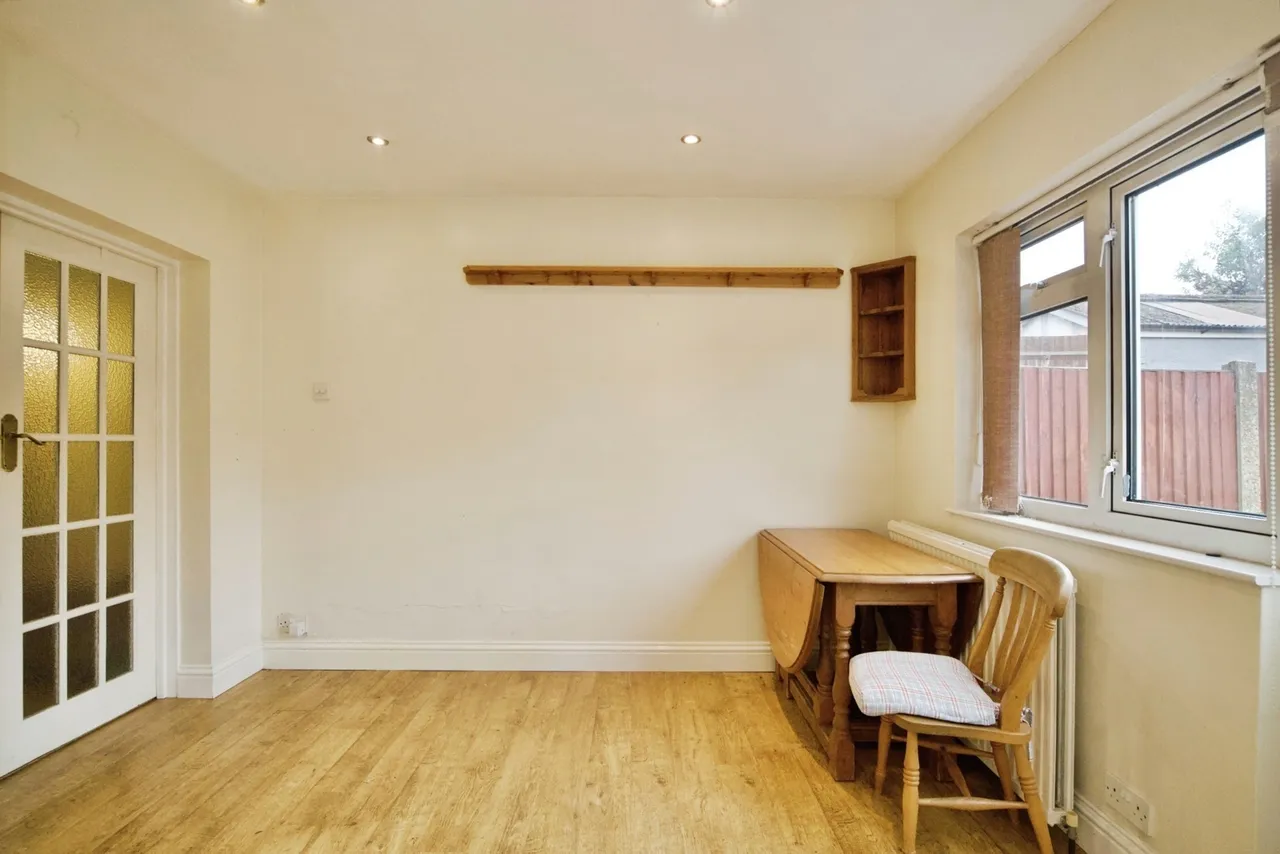 Clockhouse Lane, Romford, RM5, photo 5