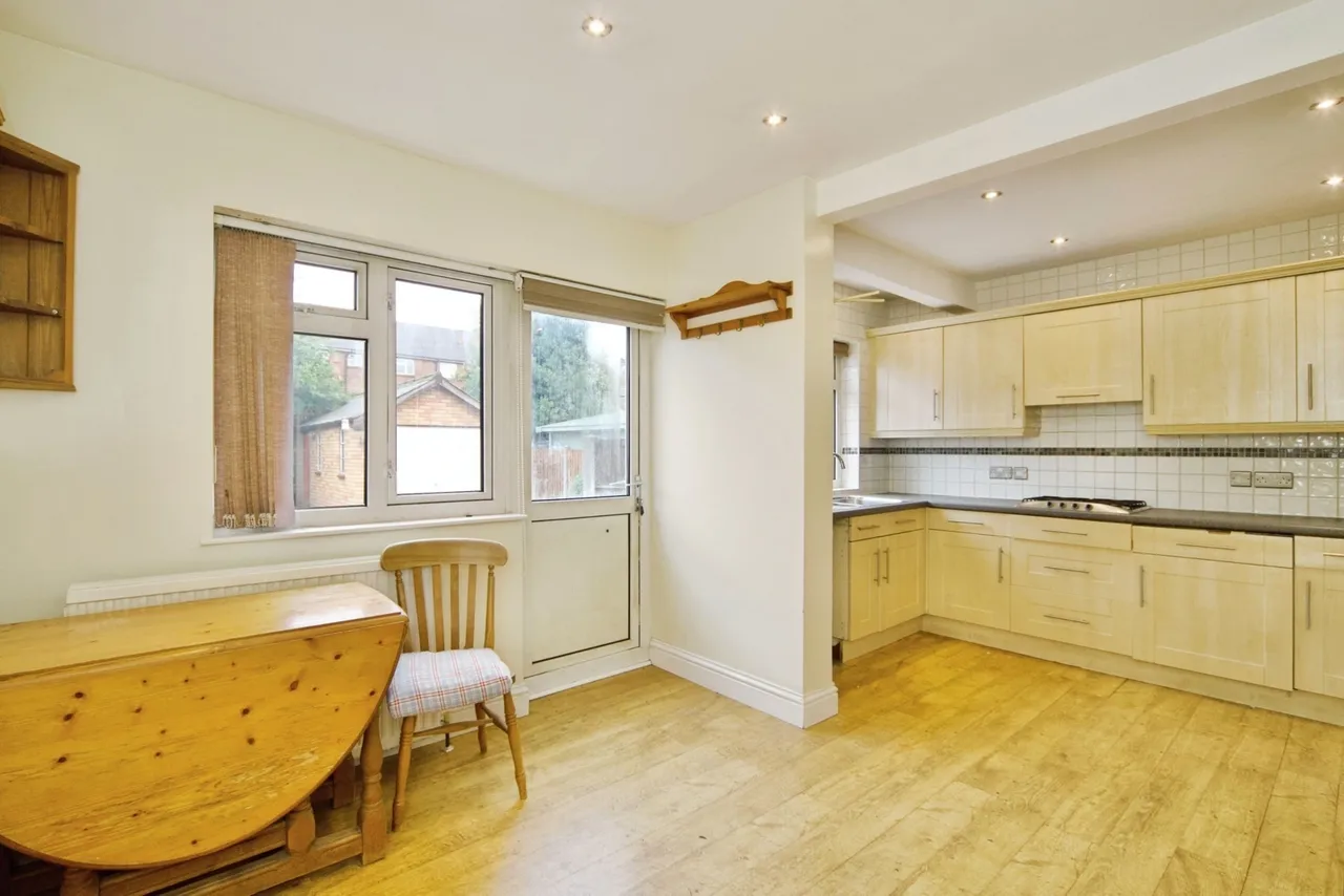 Clockhouse Lane, Romford, RM5, photo 3