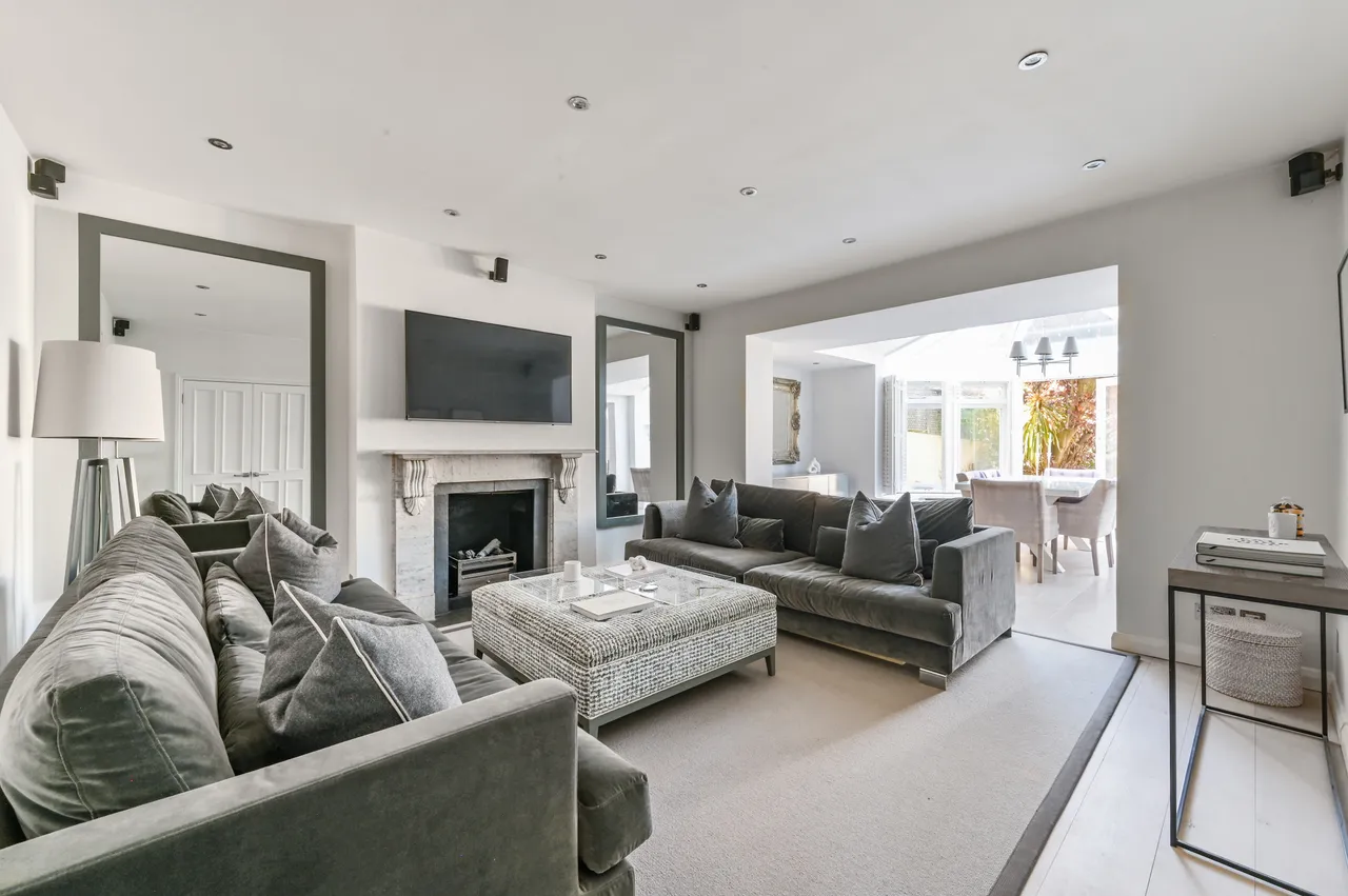 Garden Flat, 52 Blomfield Road, London, photo 4