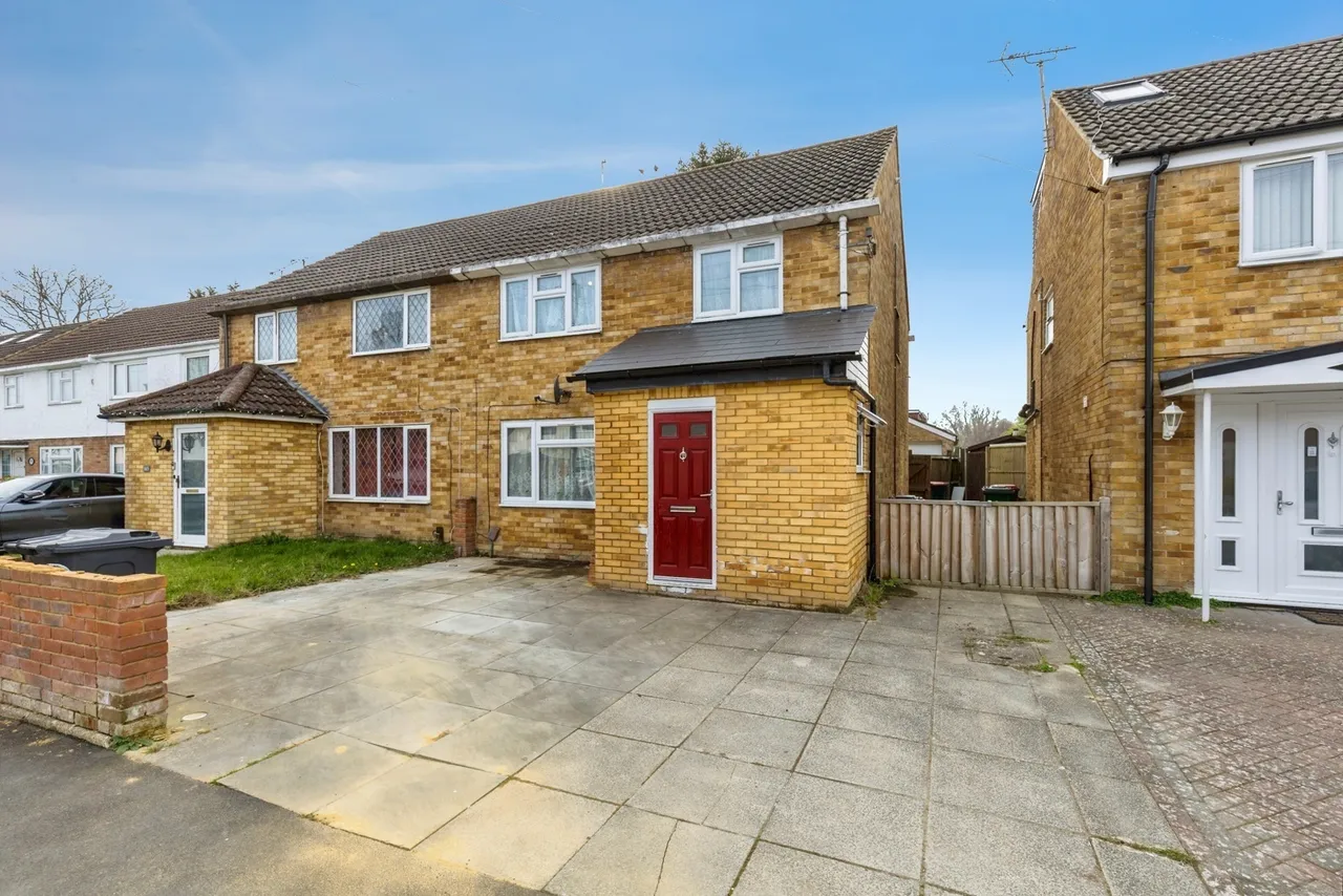 3 bed house for sale, Parkway, Crawley, RH10