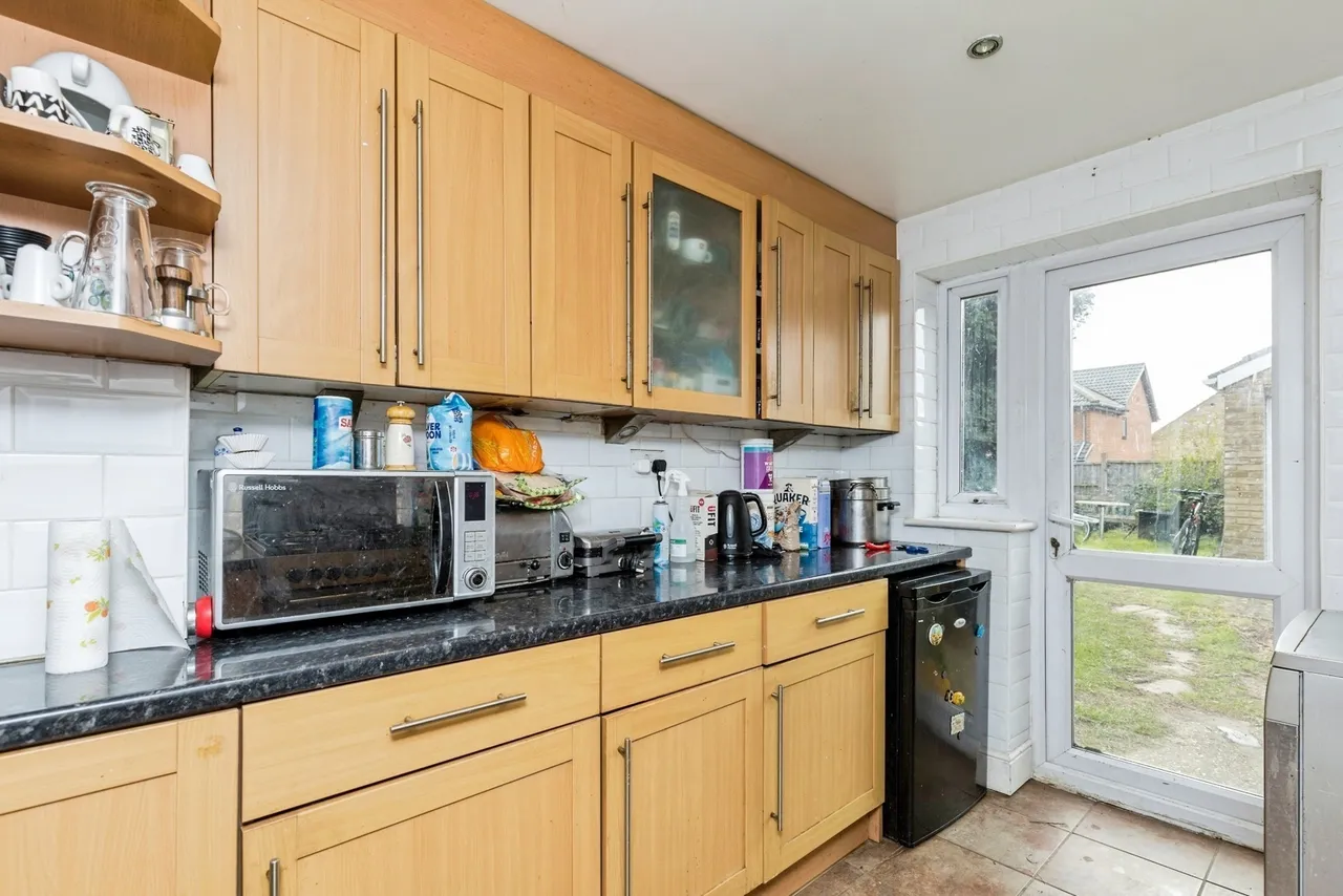 Parkway, Crawley, RH10, photo 2