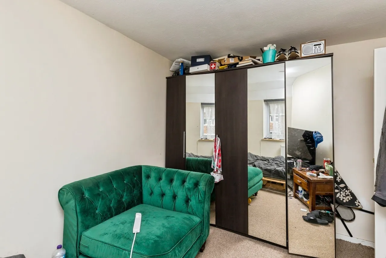 Parkway, Crawley, RH10, photo 11