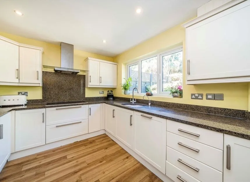 Savile Close, Thames Ditton, KT7, photo 4
