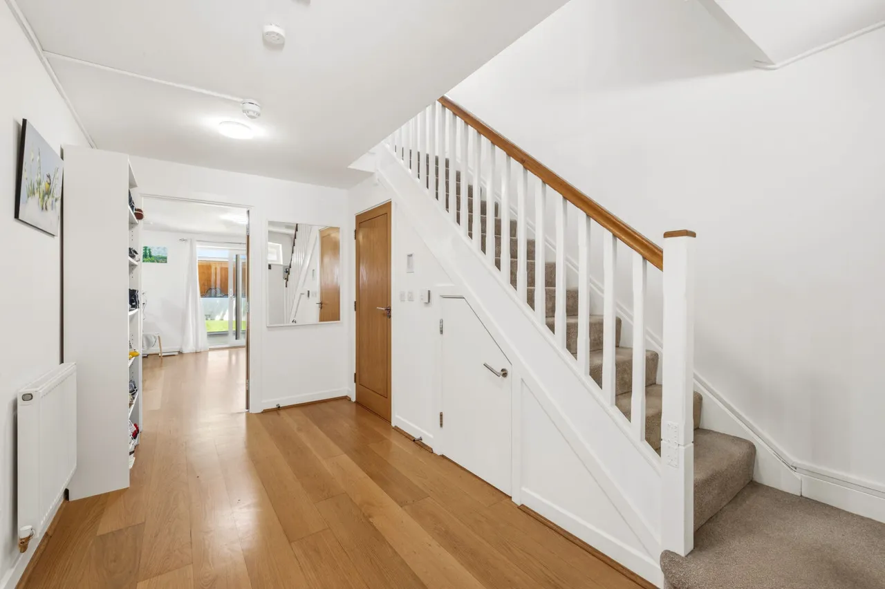 Meadowview Road, Raynes Park, SW20, photo 7