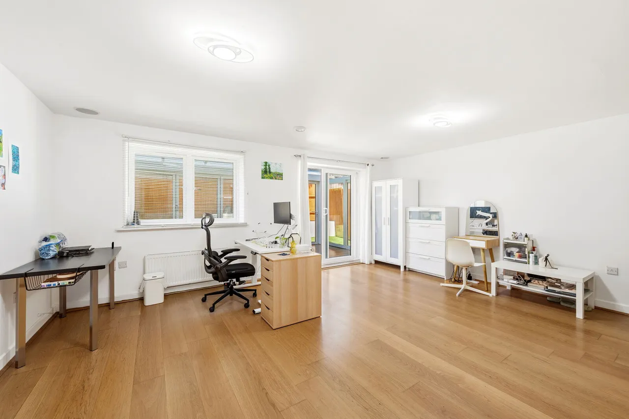 Meadowview Road, Raynes Park, SW20, photo 8