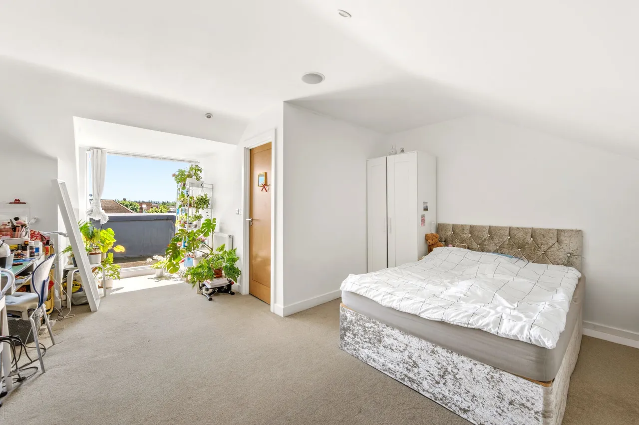 Meadowview Road, Raynes Park, SW20, photo 6
