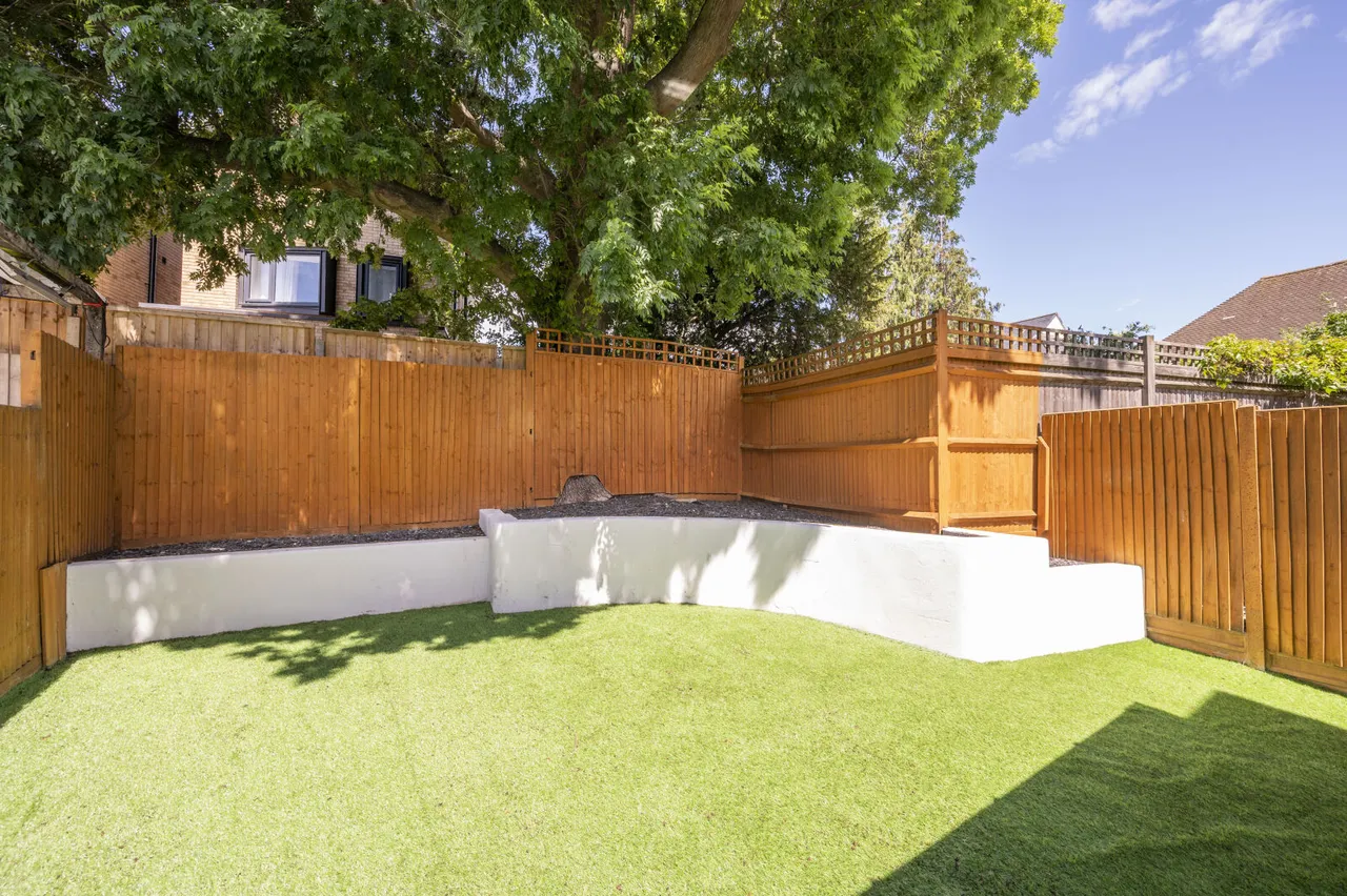Meadowview Road, Raynes Park, SW20, photo 4
