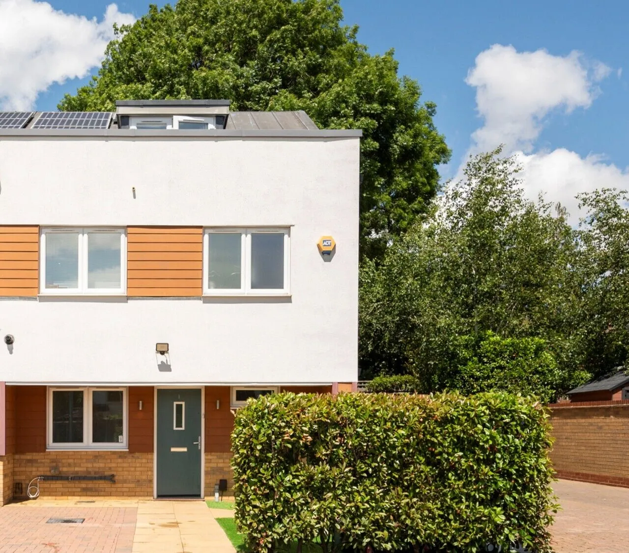 Meadowview Road, Raynes Park, SW20, photo 2