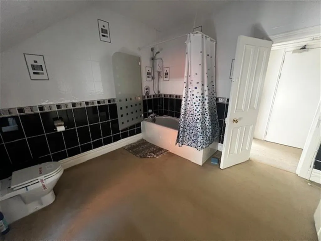 Pen-Y-Lan Road, Cardiff, CF23, photo 4