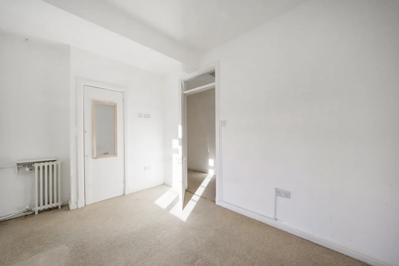 Hammersmith Road, Hammersmith, W6, photo 15