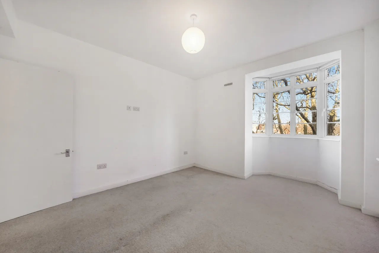 Hammersmith Road, Hammersmith, W6, photo 4