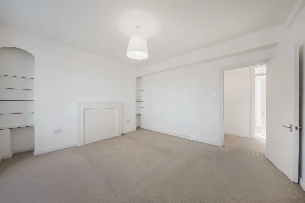 Hammersmith Road, Hammersmith, W6, photo 17
