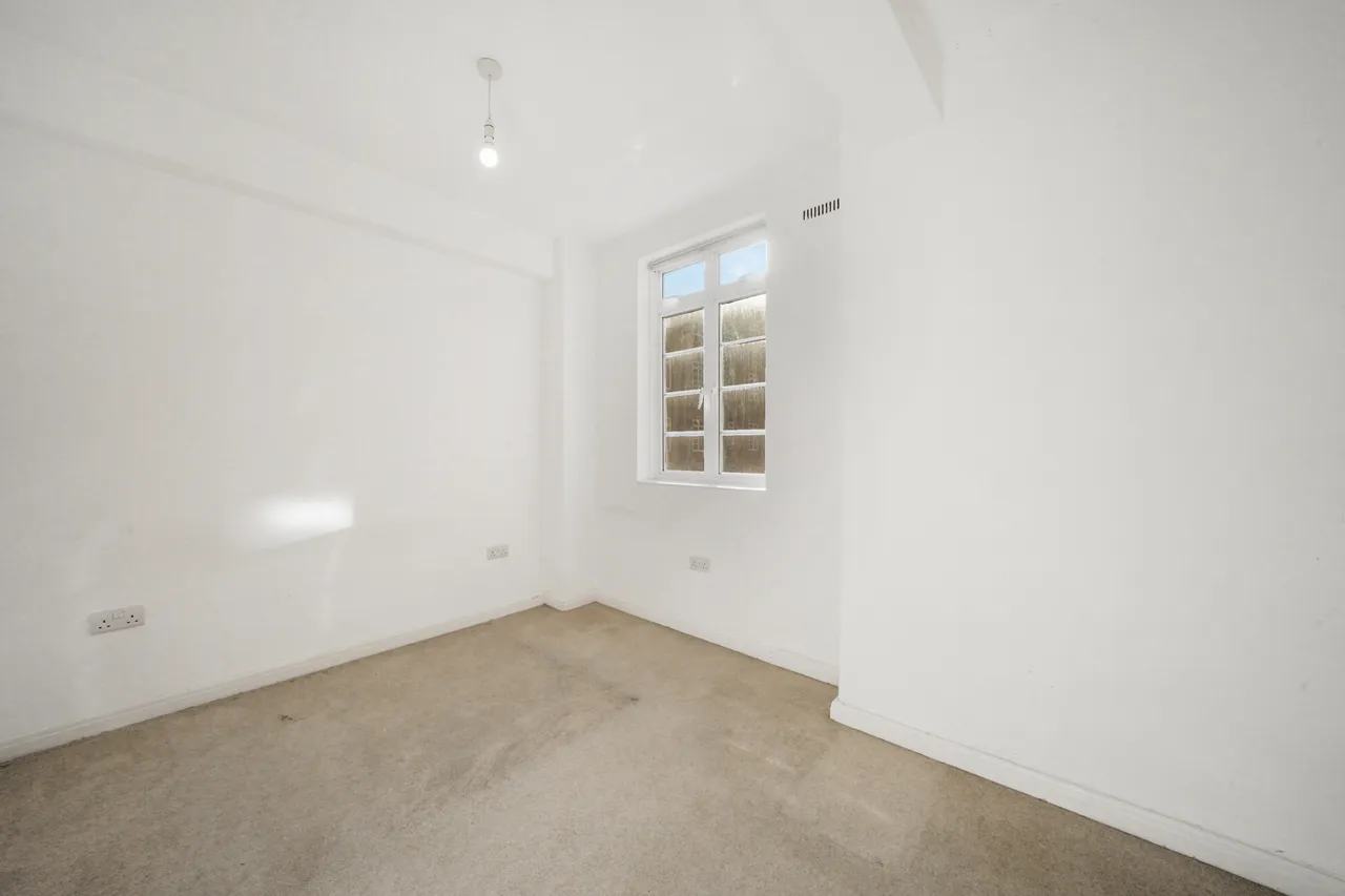Hammersmith Road, Hammersmith, W6, photo 11
