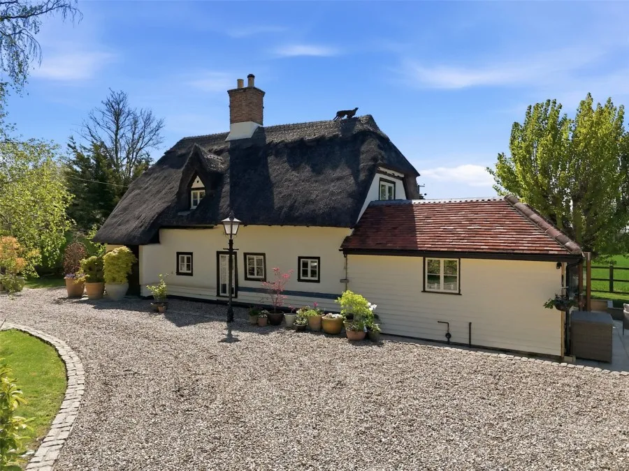 with 4 bedrooms in Broxted, Nr Thaxted, CM6, photo 28