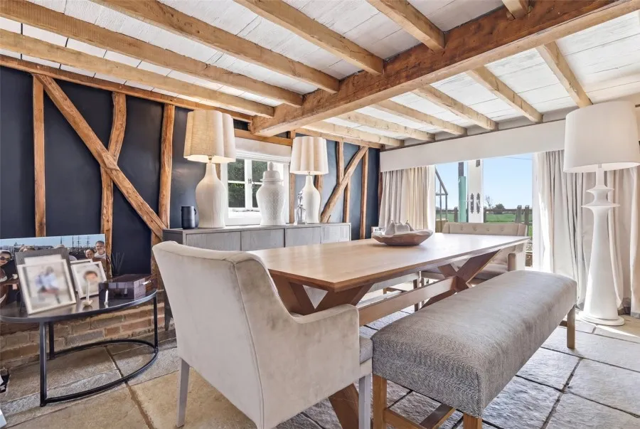 with 4 bedrooms in Broxted, Nr Thaxted, CM6, photo 6