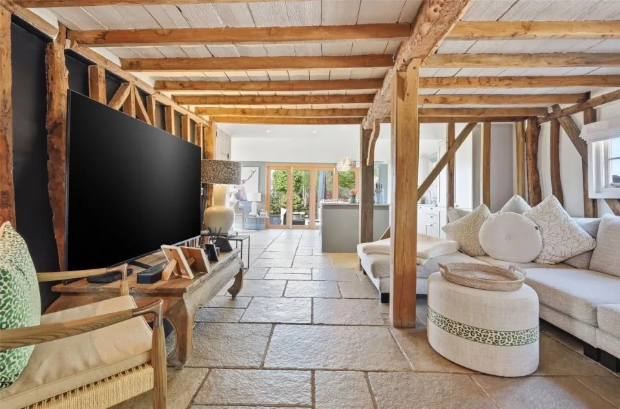 with 4 bedrooms in Broxted, Nr Thaxted, CM6, photo 9