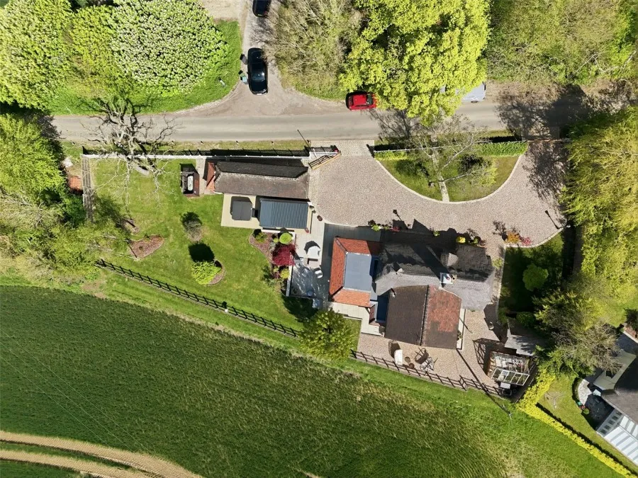 with 4 bedrooms in Broxted, Nr Thaxted, CM6, photo 26