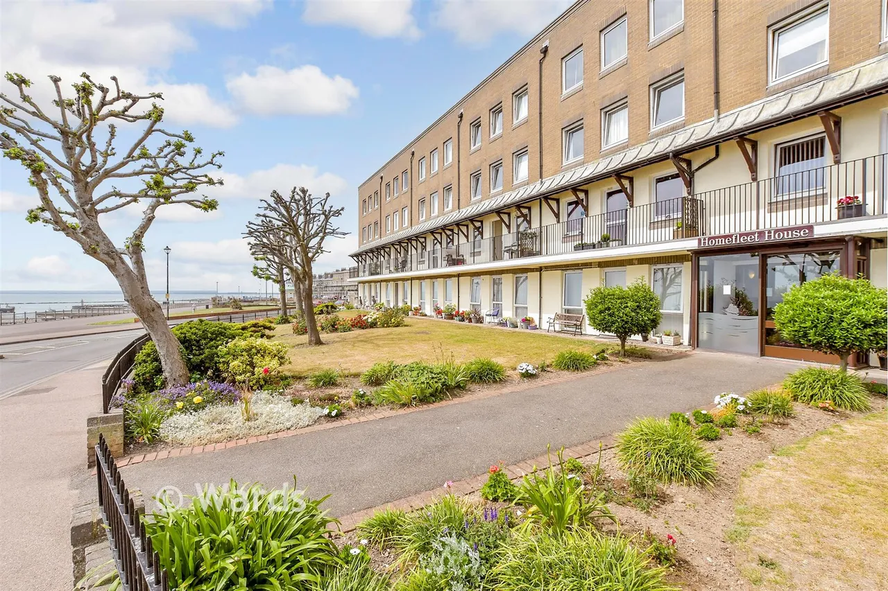 1 bed flat for sale, Wellington Crescent, Ramsgate, CT11