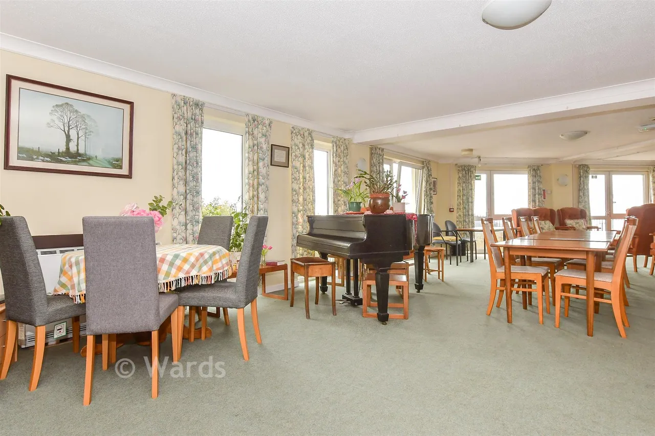 Wellington Crescent, Ramsgate, CT11, photo 15