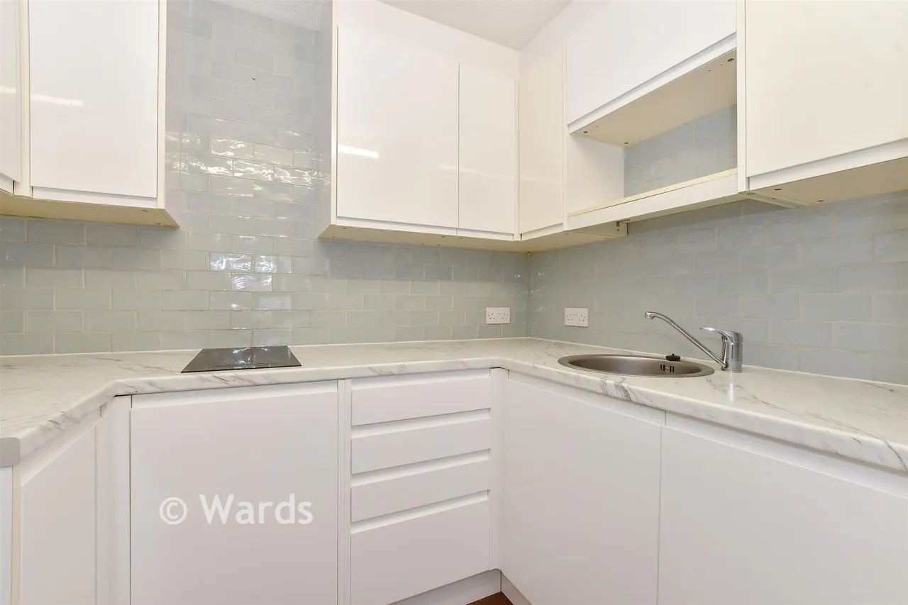 Wellington Crescent, Ramsgate, CT11, photo 12