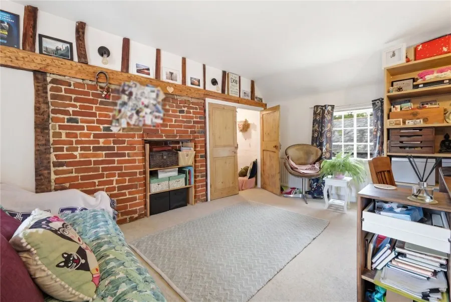 with 4 bedrooms in Linton, CB21, photo 11