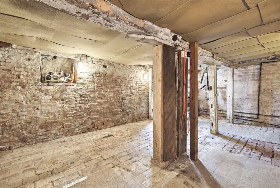 with 4 bedrooms in Linton, CB21, photo 19