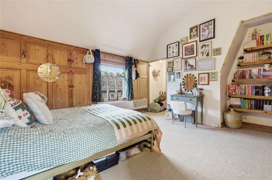 with 4 bedrooms in Linton, CB21, photo 13