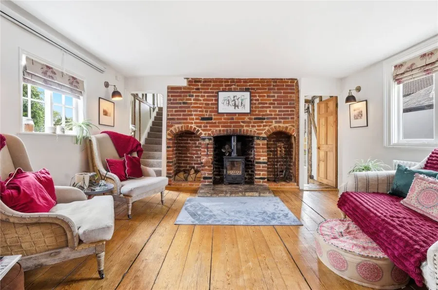 with 4 bedrooms in Linton, CB21, photo 3