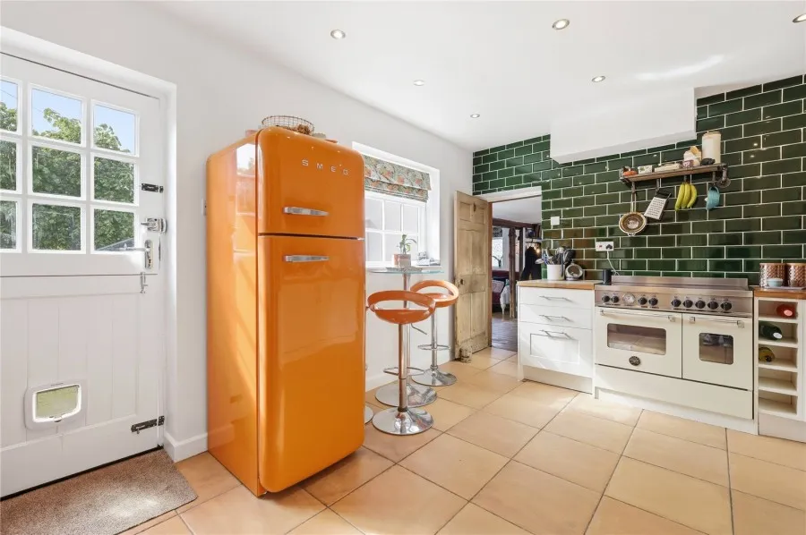 with 4 bedrooms in Linton, CB21, photo 4