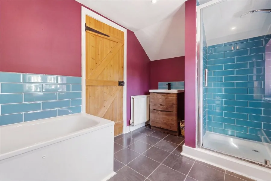 with 4 bedrooms in Linton, CB21, photo 16