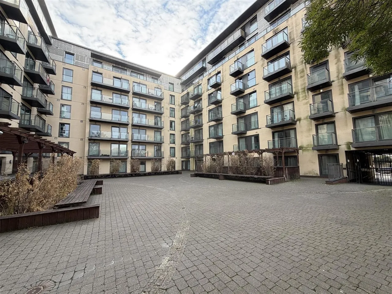 High Street, Slough, photo 7