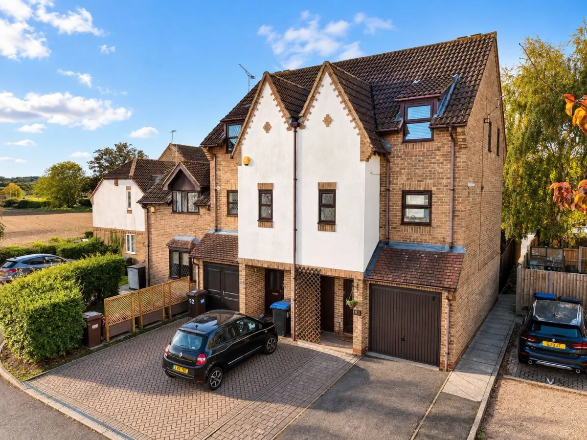 3 bed house for sale, Woolmer Green Knebworth, SG3