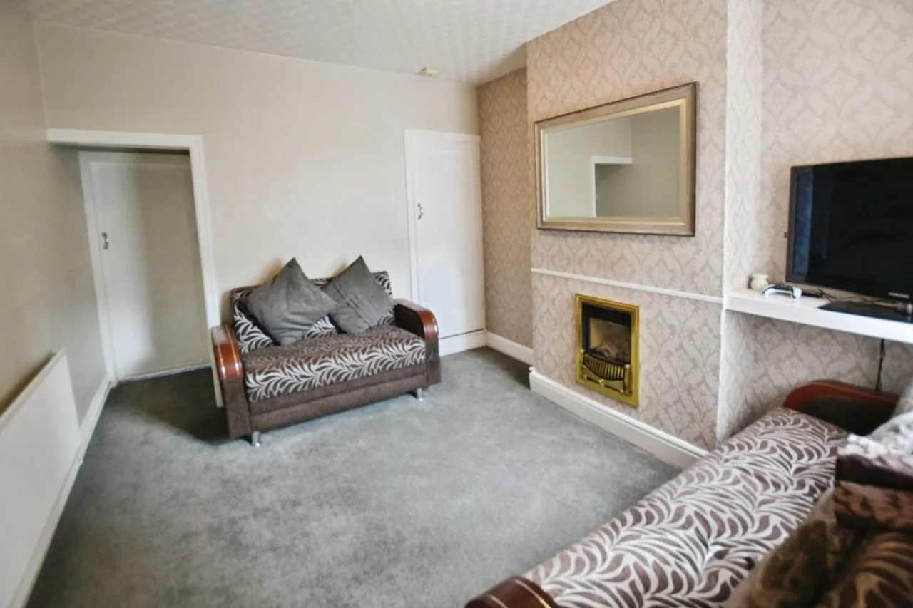 75 Wolverton Road, photo 4