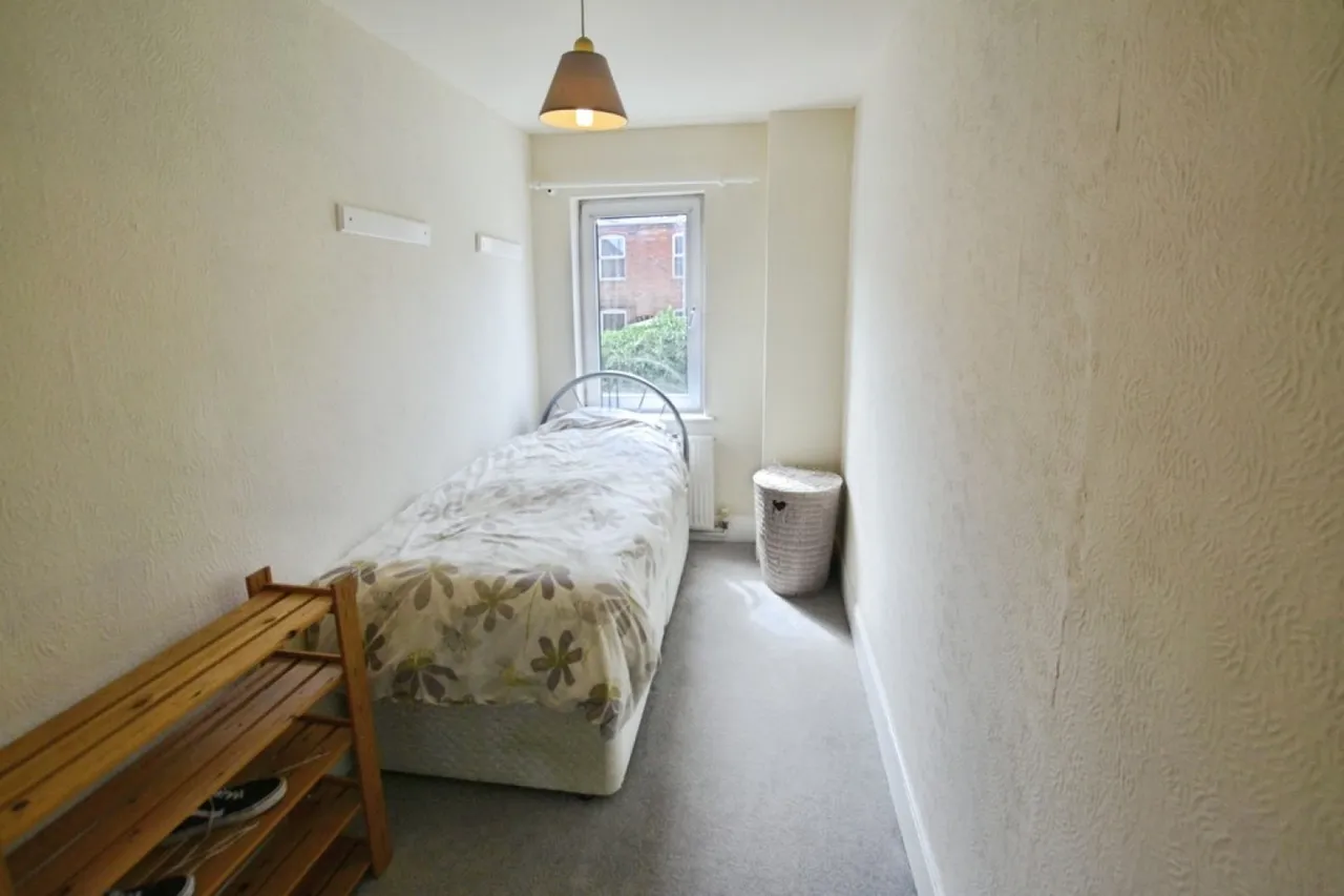 75 Wolverton Road, photo 12