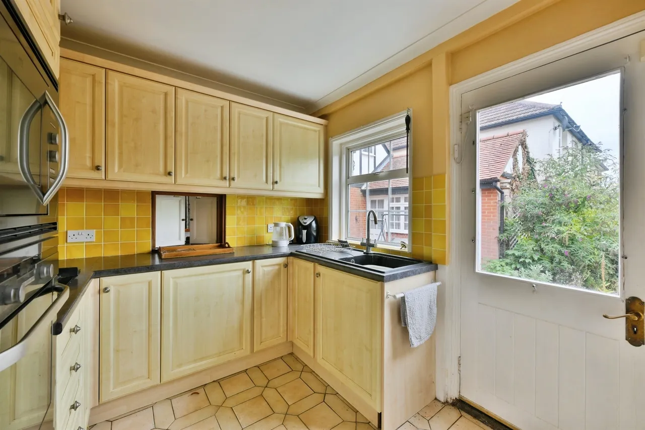 St. Johns Avenue, Harlow, photo 8