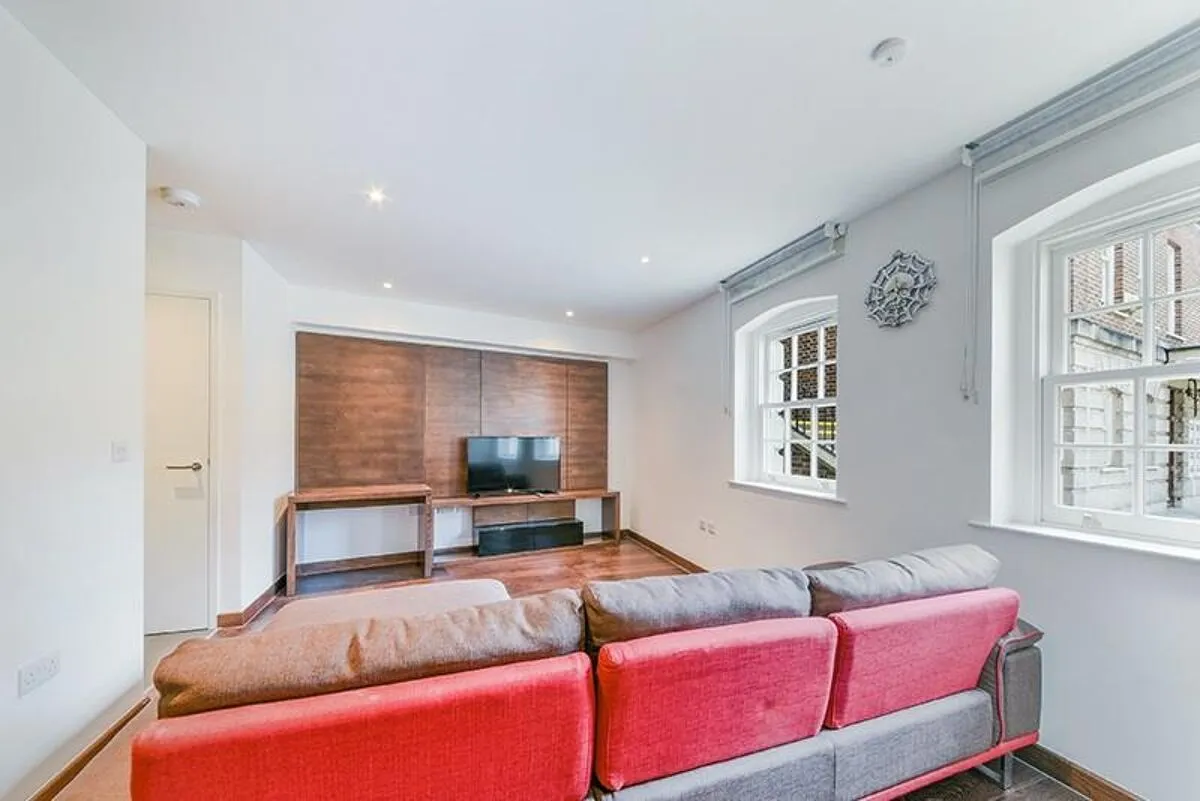 Queen Victoria Terrace, London, E1W, photo 5