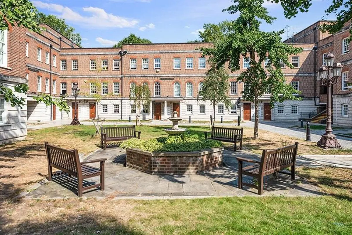 Queen Victoria Terrace, London, E1W, photo 12