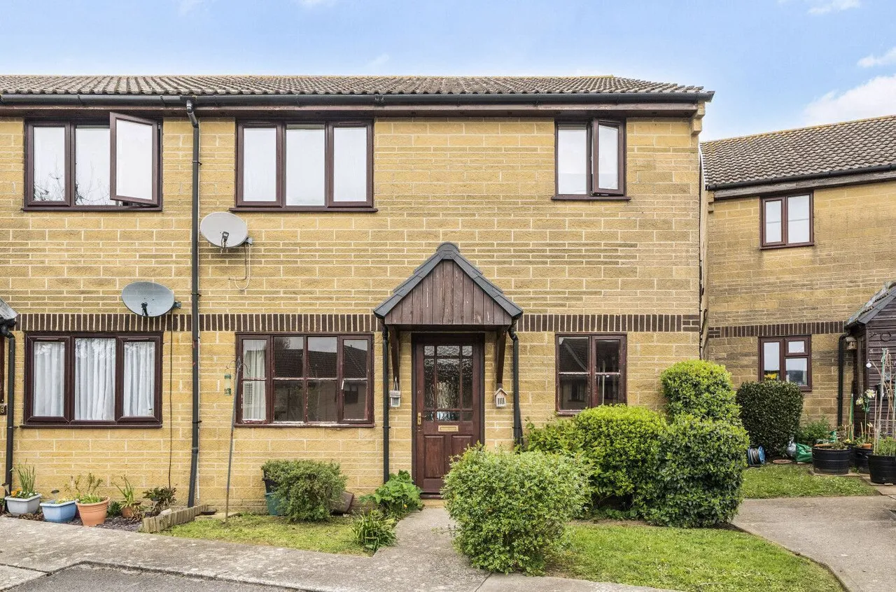 2 bed flat for sale, Victoria Court, Castle Cary, BA7