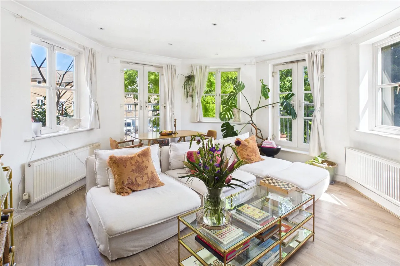 2 bed flat for sale — Dudley Mews, London, SW2