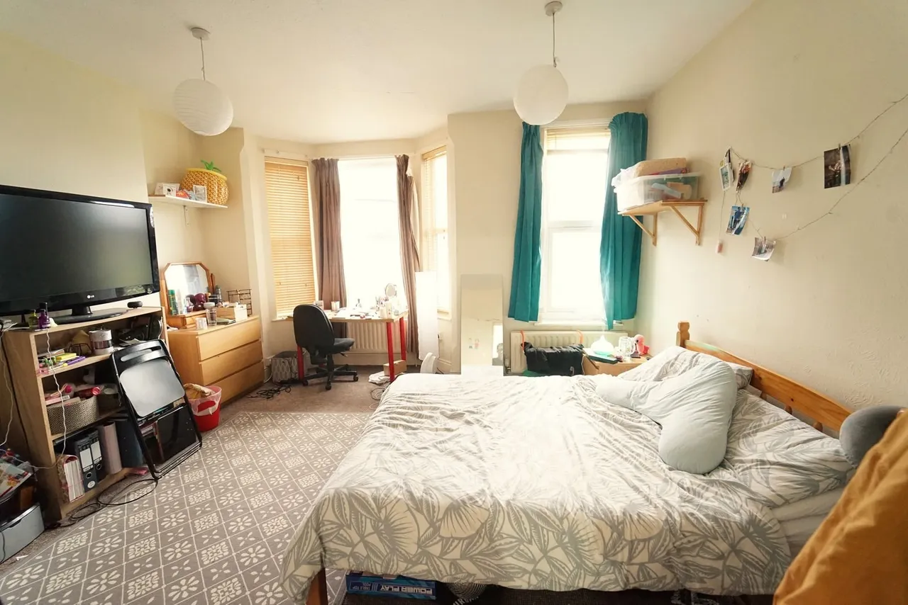 4 bed house to rent, Church Grove, Nottingham, NG7