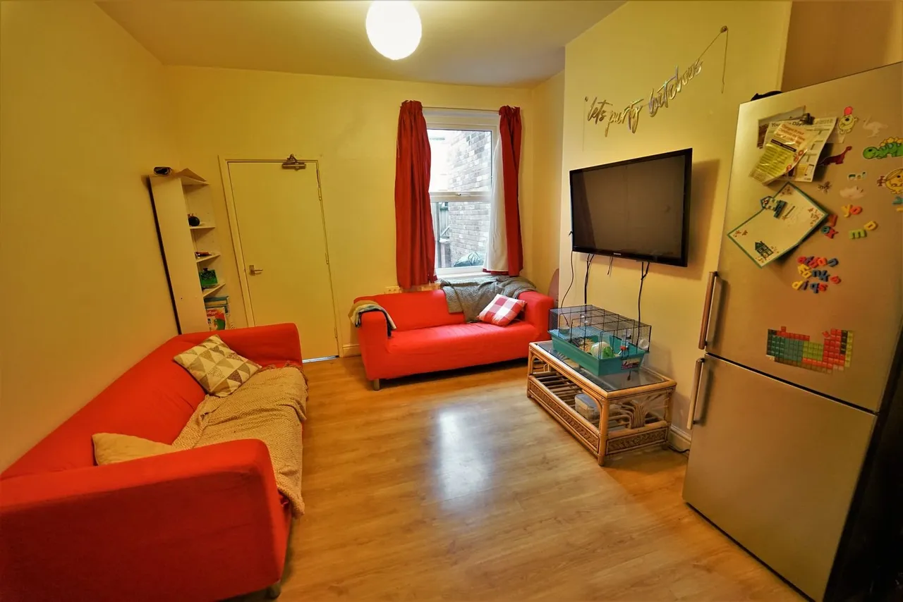 Church Grove, Nottingham, NG7, photo 6
