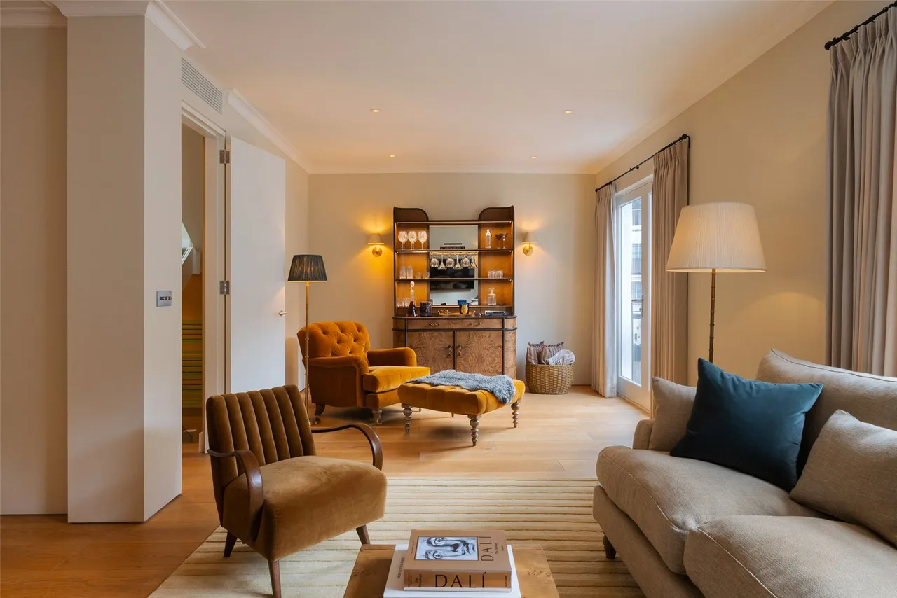 3 bed house to rent, Lancaster Mews, Bayswater, W2