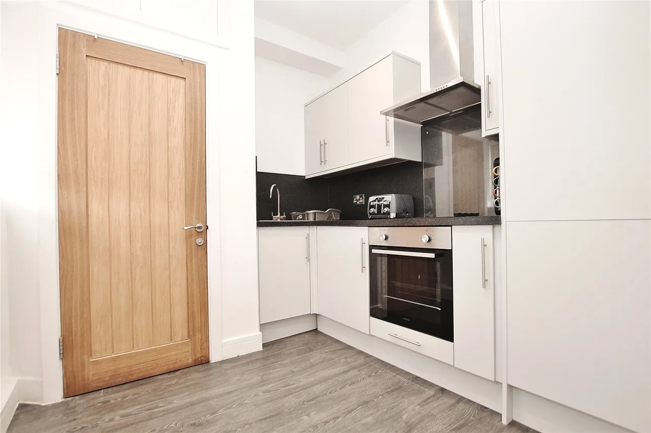 Raglan Road, Woking, GU21, photo 6