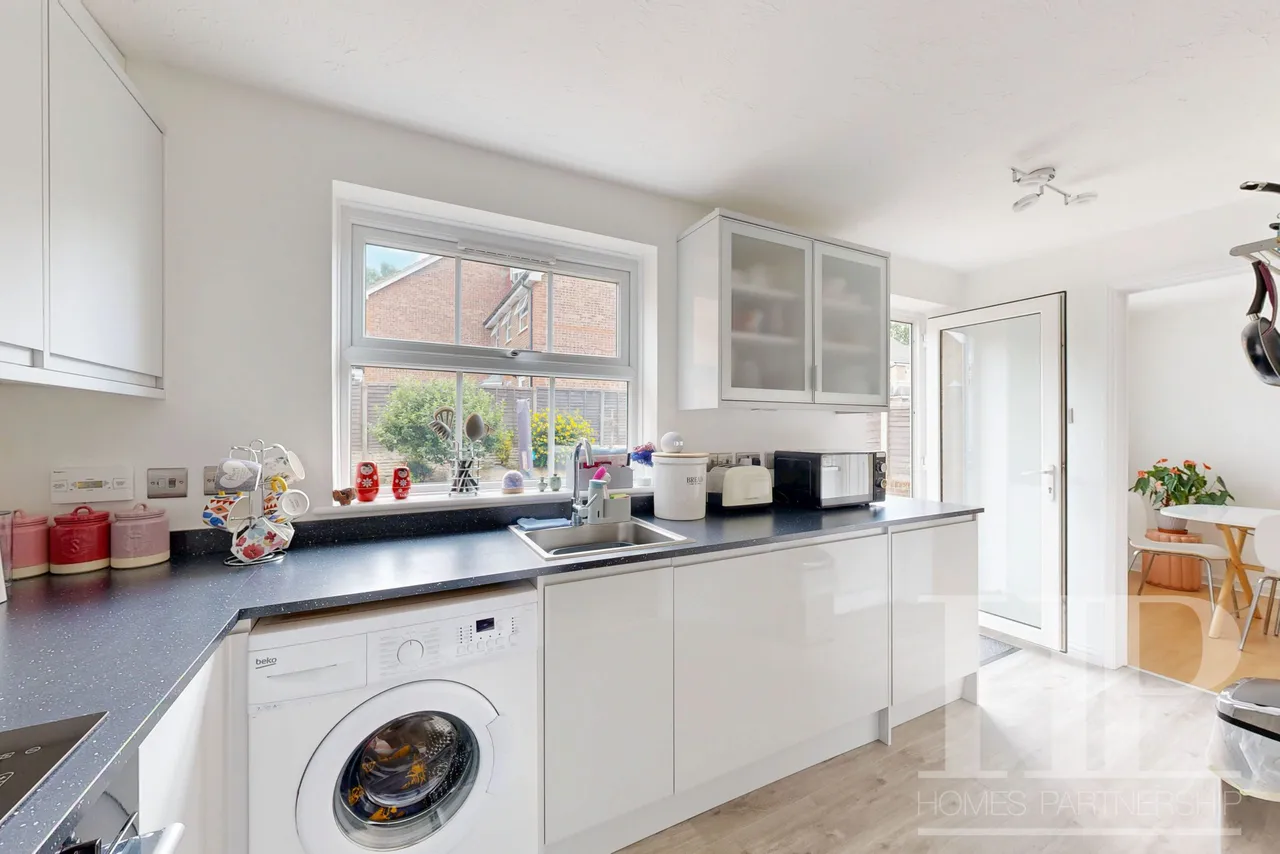 Milborne Road, Maidenbower, RH10, photo 9