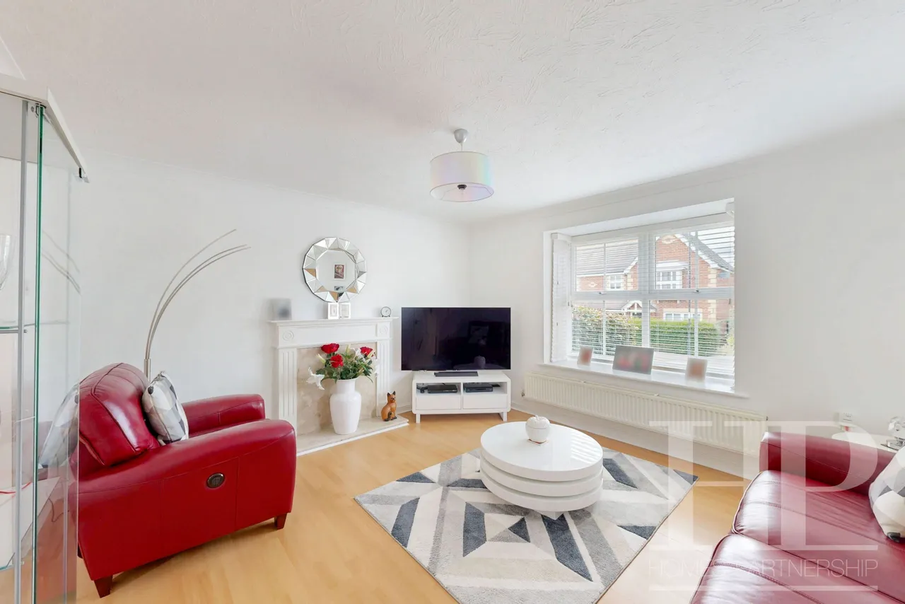 Milborne Road, Maidenbower, RH10, photo 3